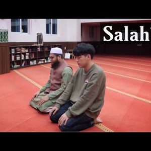 Daud Kim Learns How to Perform Prayer